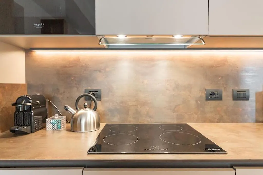 Apartment East Garden Lambrate Suite Elegante Moderna Milan Italy