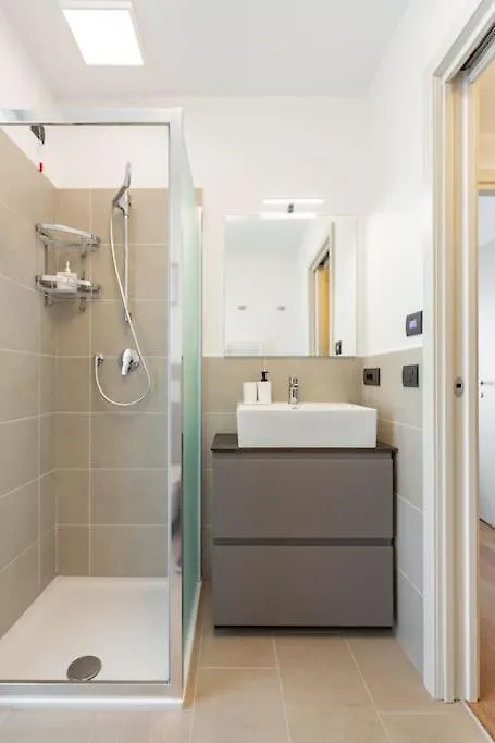 East Garden Lambrate Suite Elegante Moderna Milan Italy