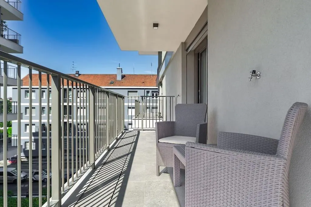 East Garden Lambrate Suite Elegante Moderna Milan 0*,