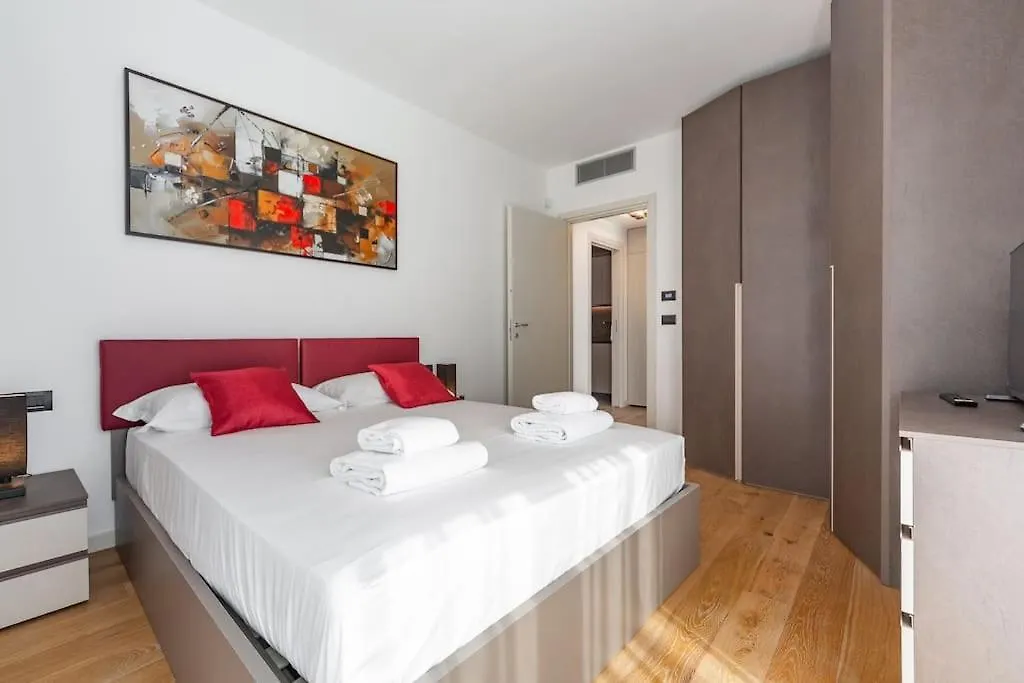 East Garden Lambrate Suite Elegante Moderna Milão 0*,